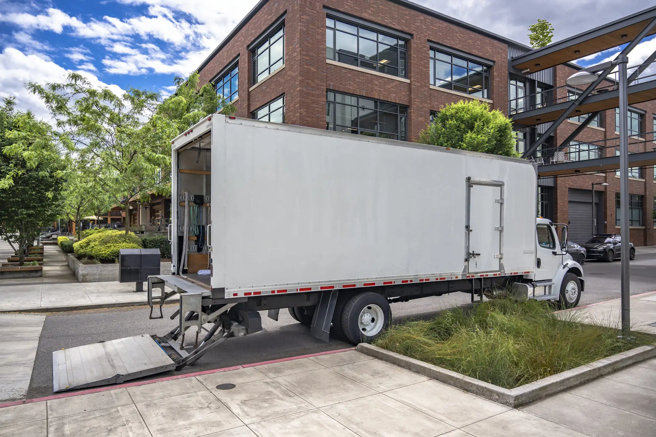 Box Truck Parking: Find Box Truck Parking Near Me Box Truck Parking: Find Box Truck Parking Near Me - 1