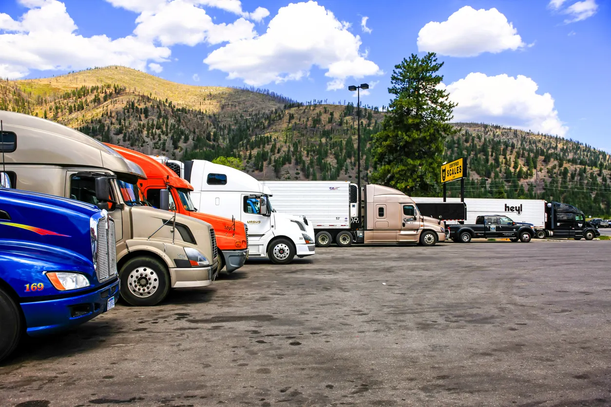 Semi-Truck Parking: Find Tractor-Trailer Parking Near Me - 1